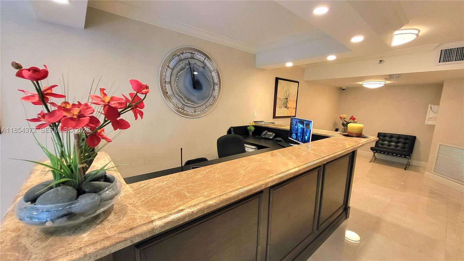 MYSTIC POINTE TOWER 500 C - Residential