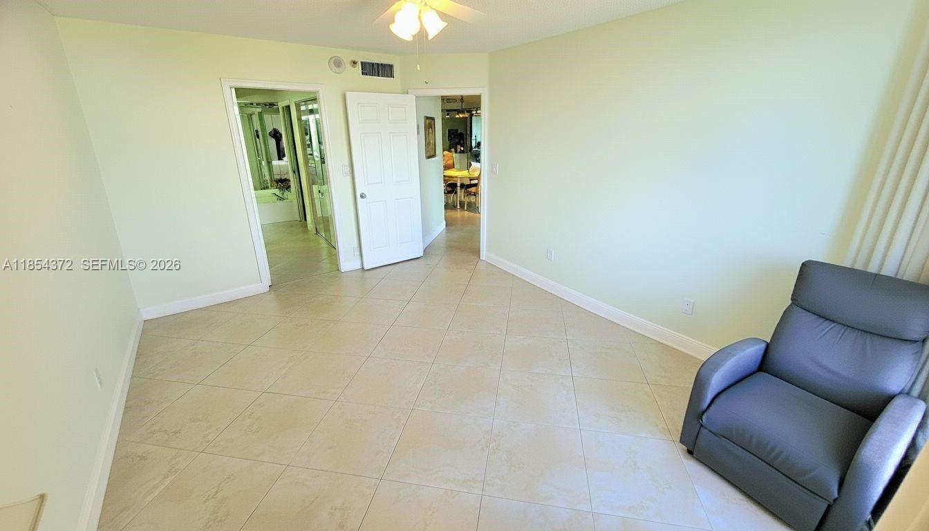 MYSTIC POINTE TOWER 500 C - Residential