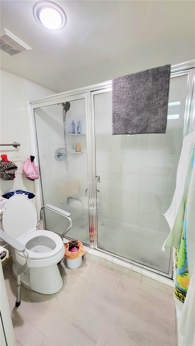 MYSTIC POINTE TOWER 500 C - Residential