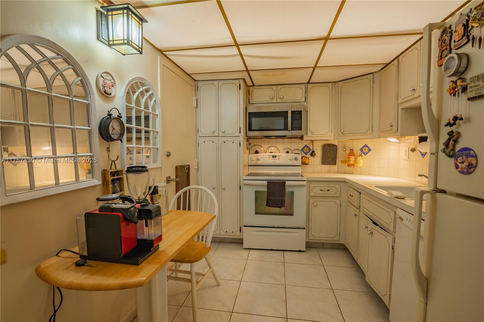300 Bayview Dr 211