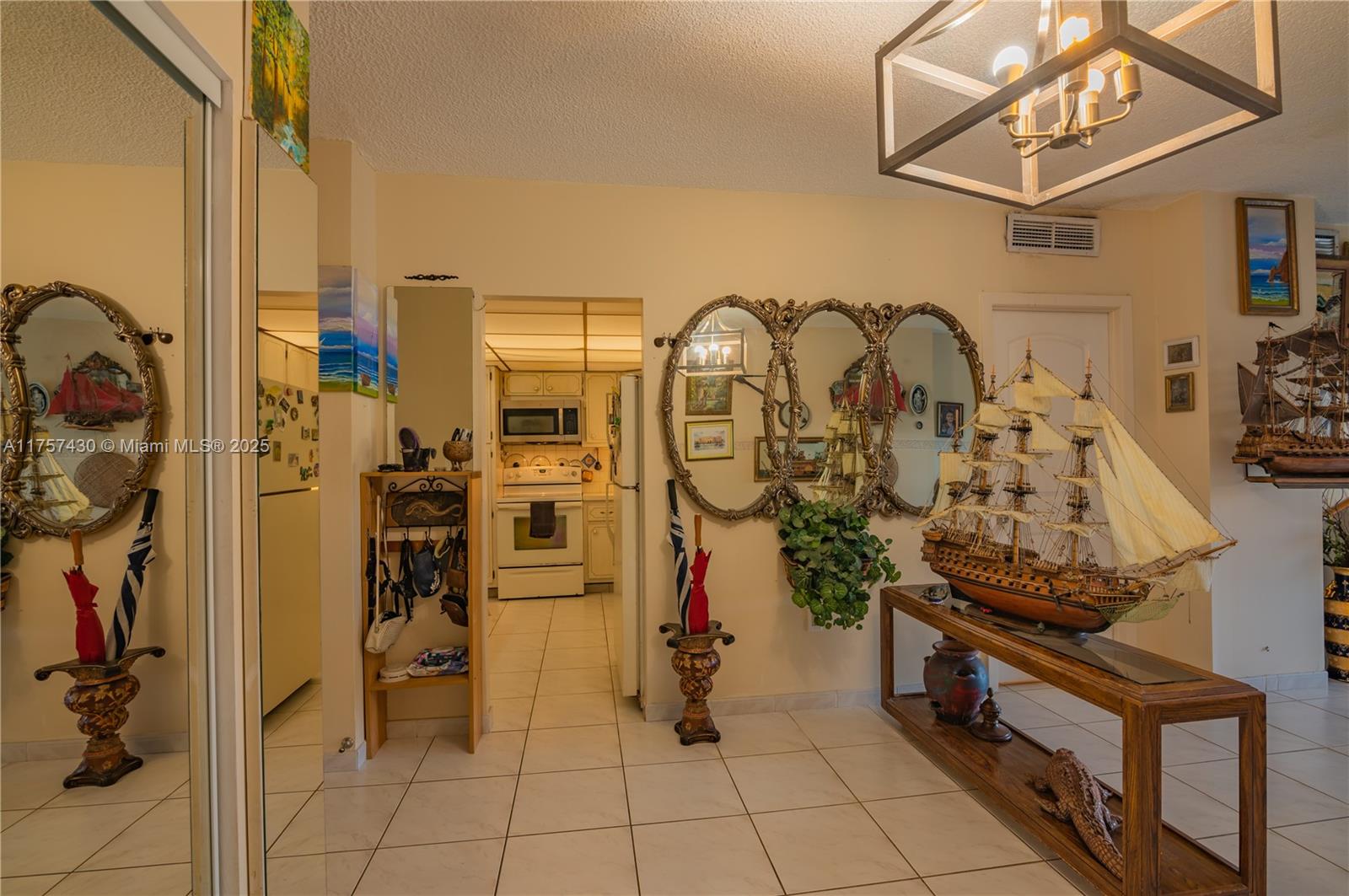 300 Bayview Dr 211