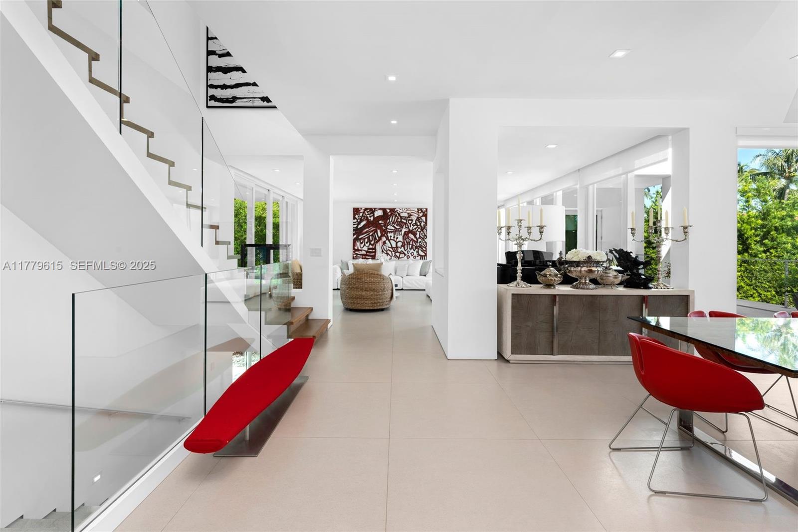 SMUGGLERS COVE - Residential