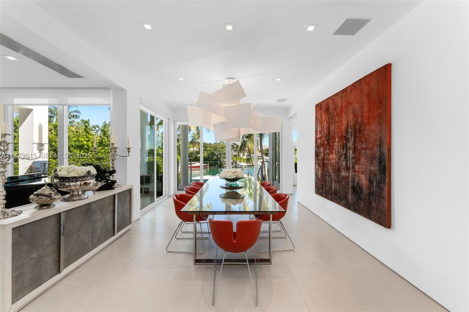 SMUGGLERS COVE - Residential