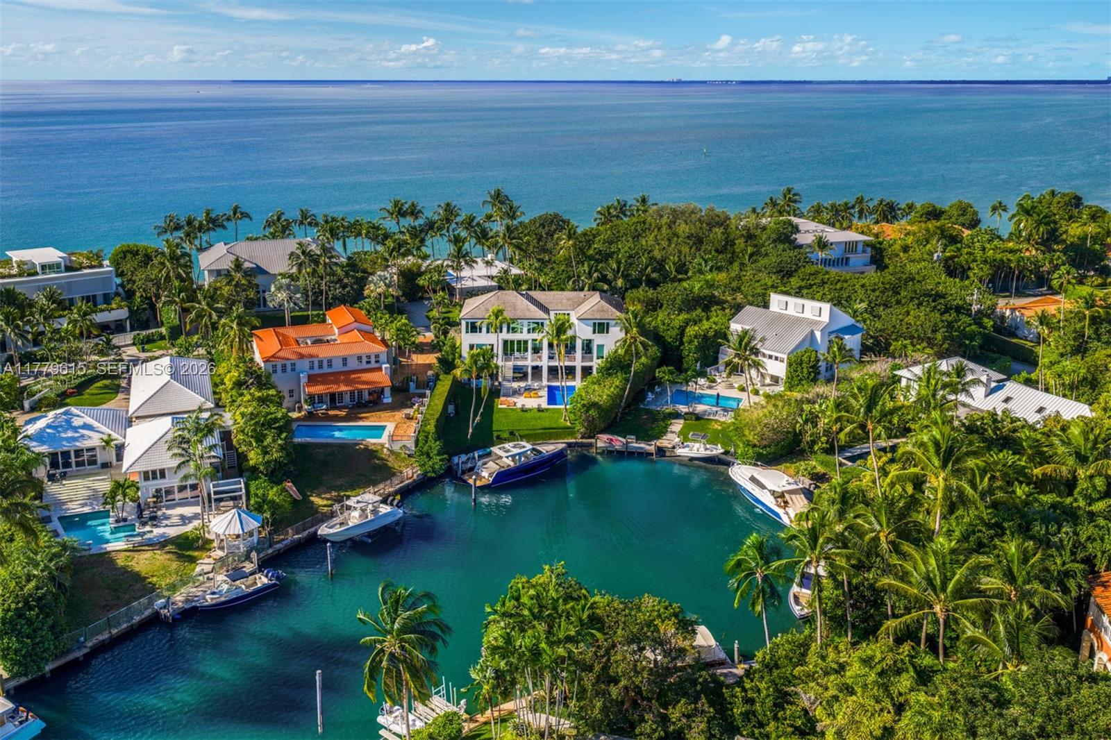 SMUGGLERS COVE - Residential