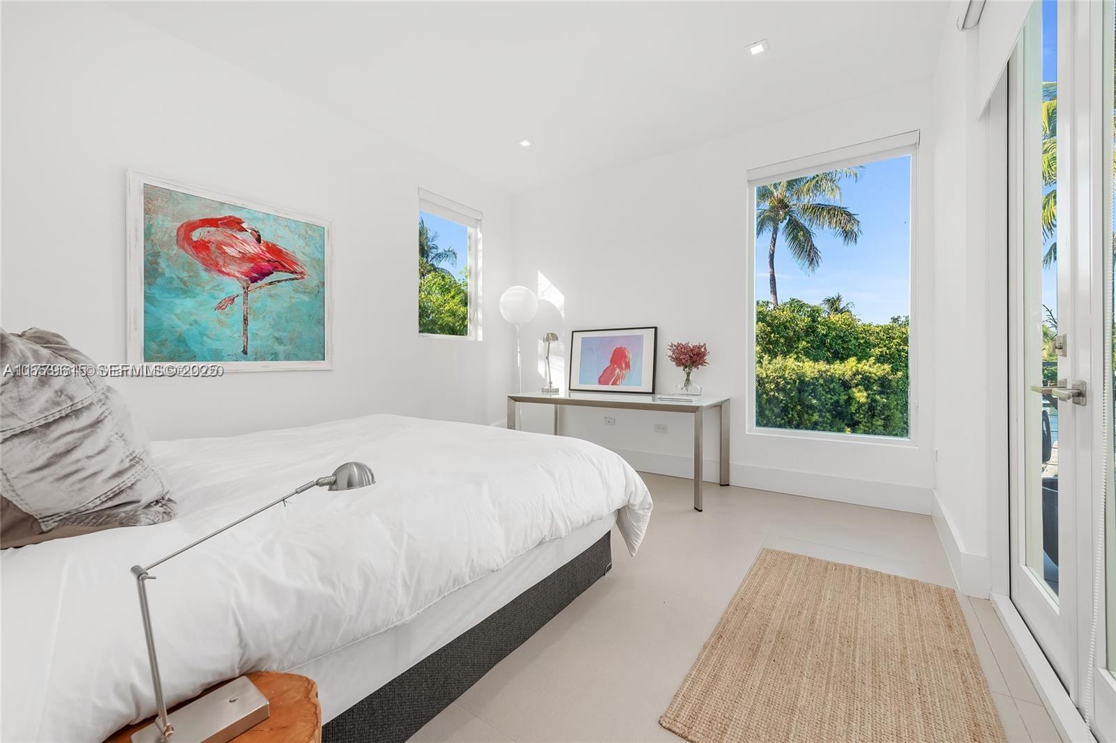 SMUGGLERS COVE - Residential