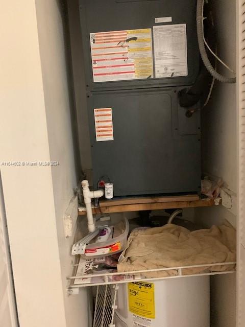 THE SEASONS VILLAS & THMS - Residential Lease