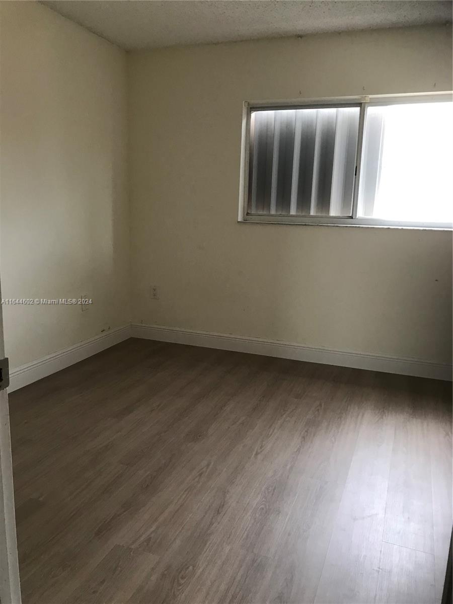 THE SEASONS VILLAS & THMS - Residential Lease