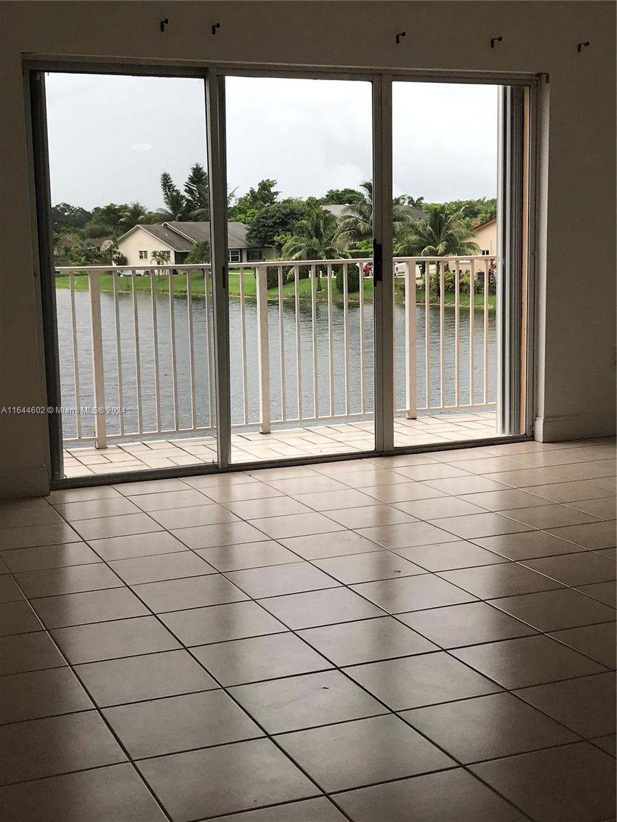 THE SEASONS VILLAS & THMS - Residential Lease