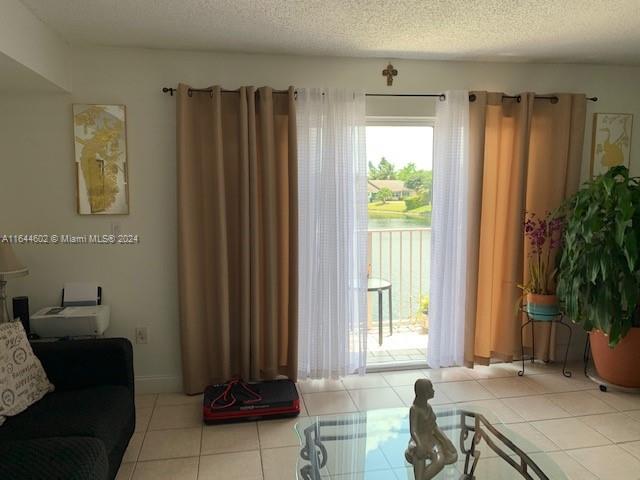 THE SEASONS VILLAS & THMS - Residential Lease