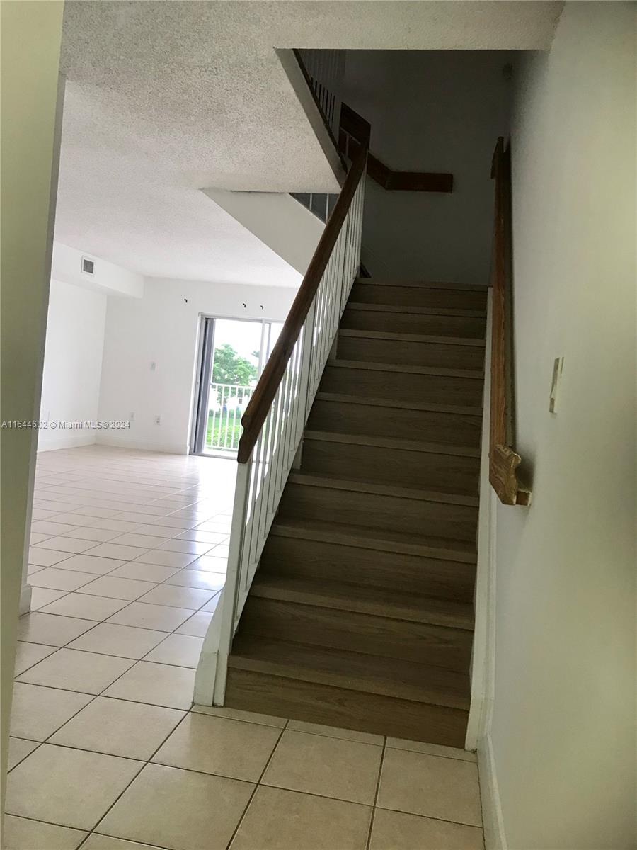 THE SEASONS VILLAS & THMS - Residential Lease