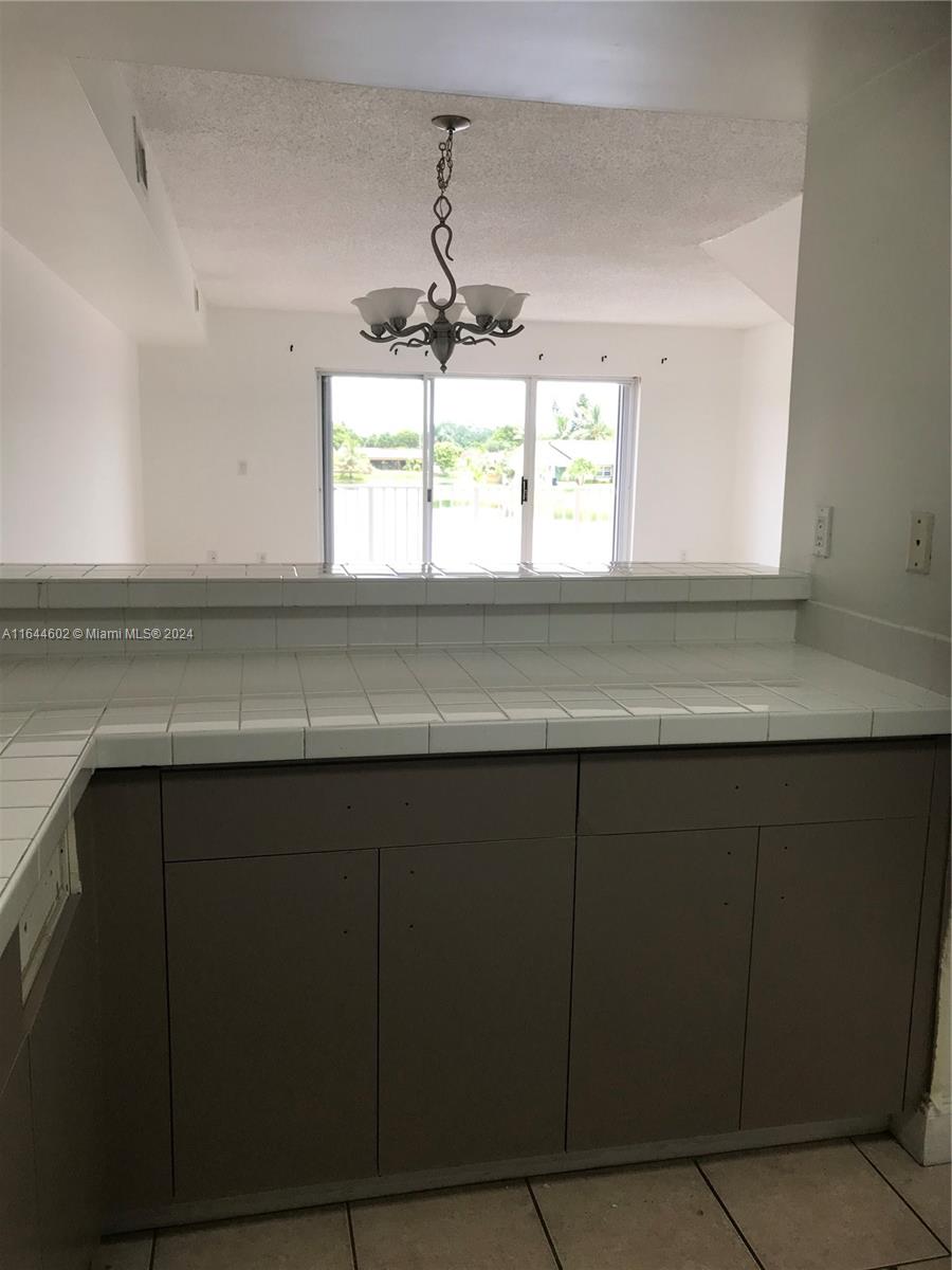 THE SEASONS VILLAS & THMS - Residential Lease