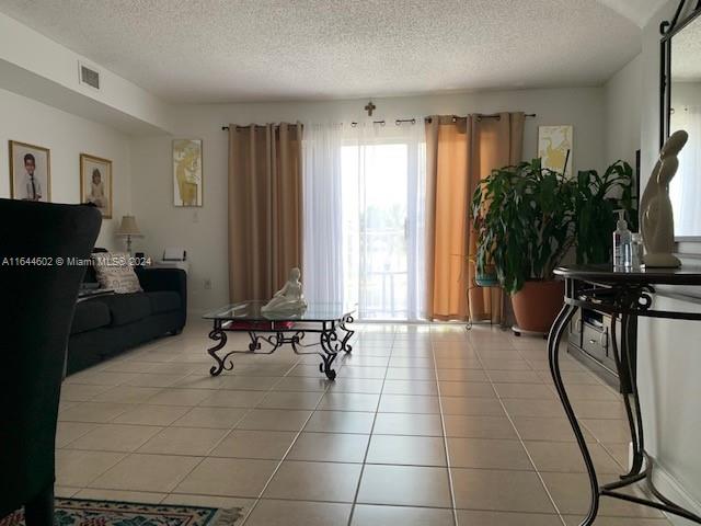 THE SEASONS VILLAS & THMS - Residential Lease