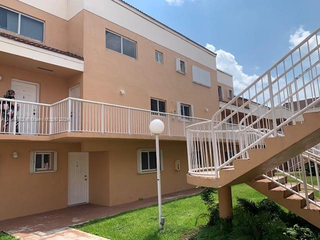 THE SEASONS VILLAS & THMS - Residential Lease