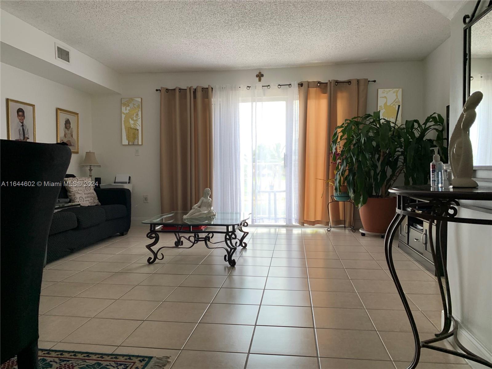 THE SEASONS VILLAS & THMS - Residential Lease