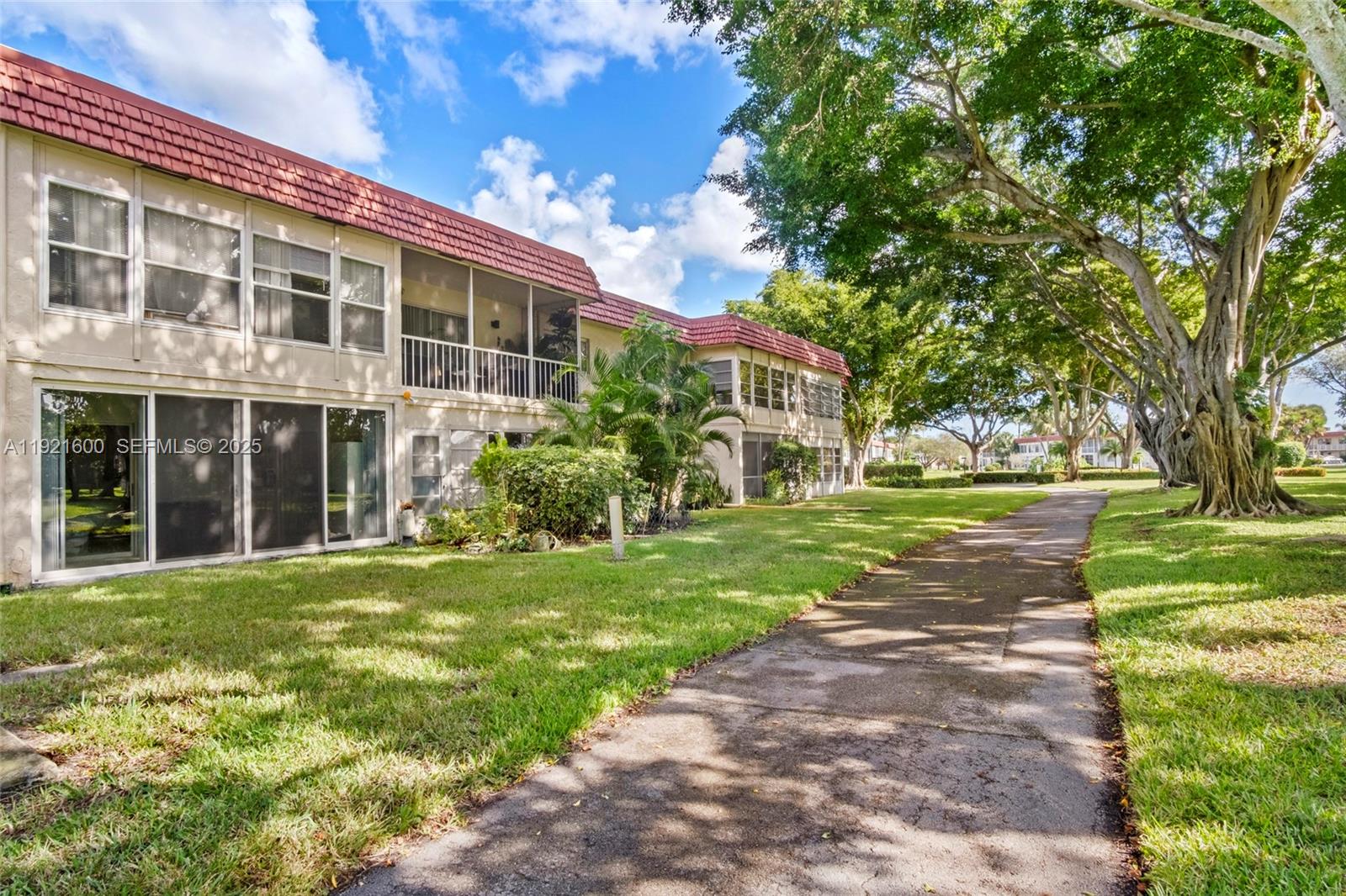 VILLAGES OF ORIOLE ABBEY - Residential