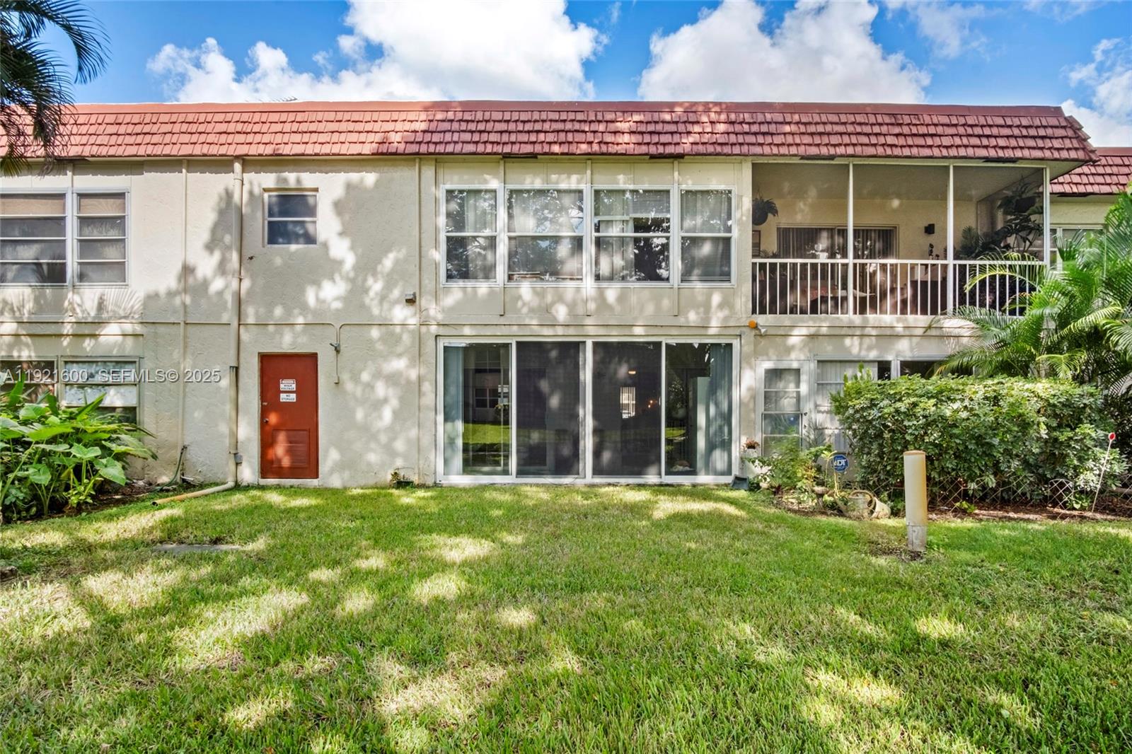 VILLAGES OF ORIOLE ABBEY - Residential