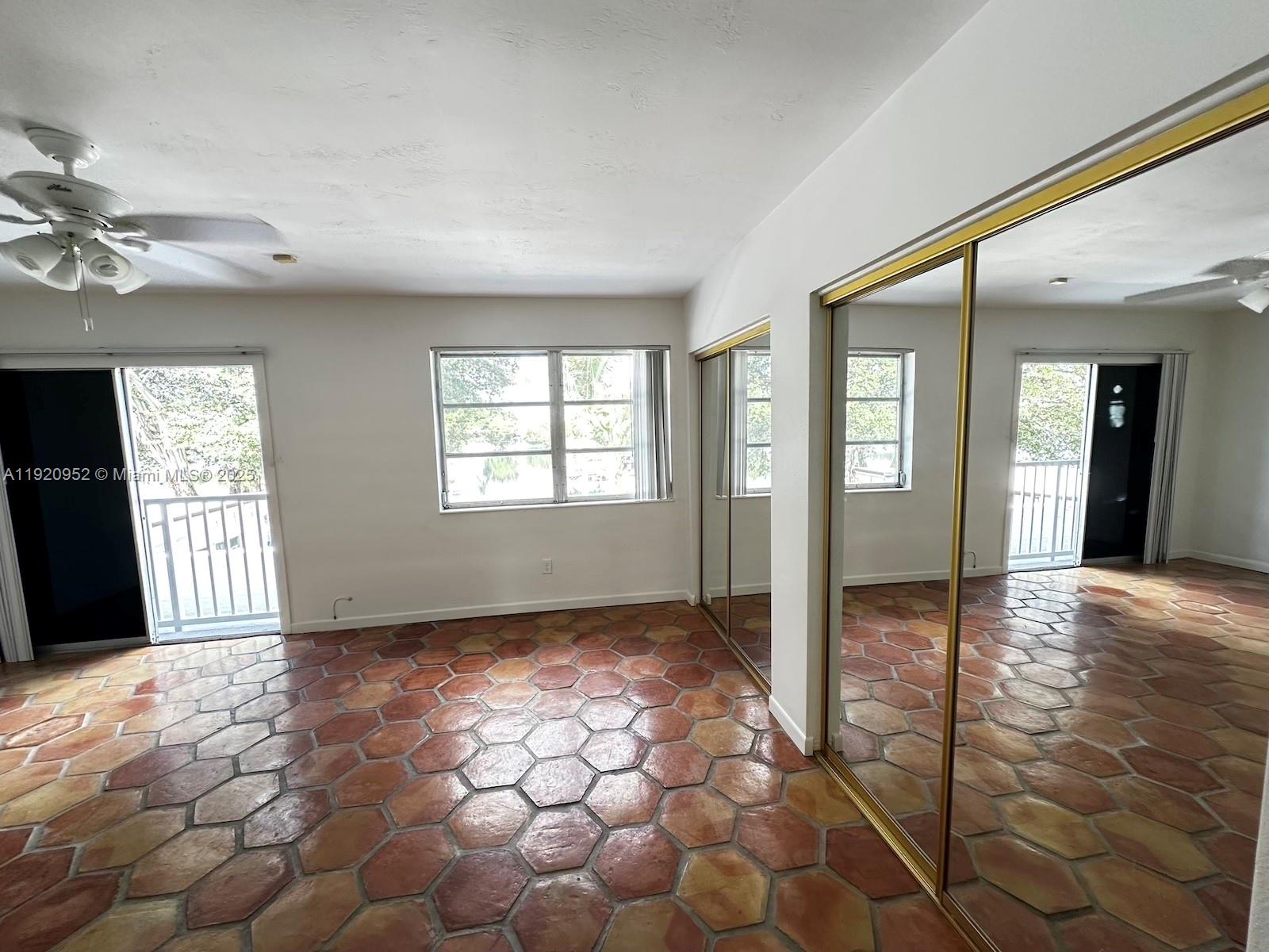 LAKE ROYAL EAST - Residential