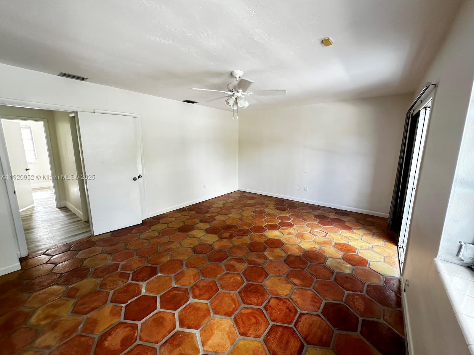 LAKE ROYAL EAST - Residential