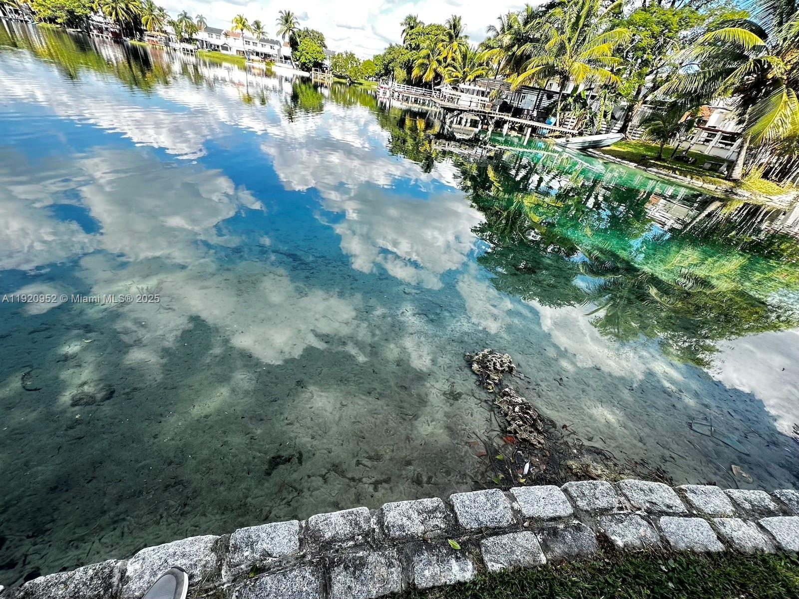 LAKE ROYAL EAST - Residential