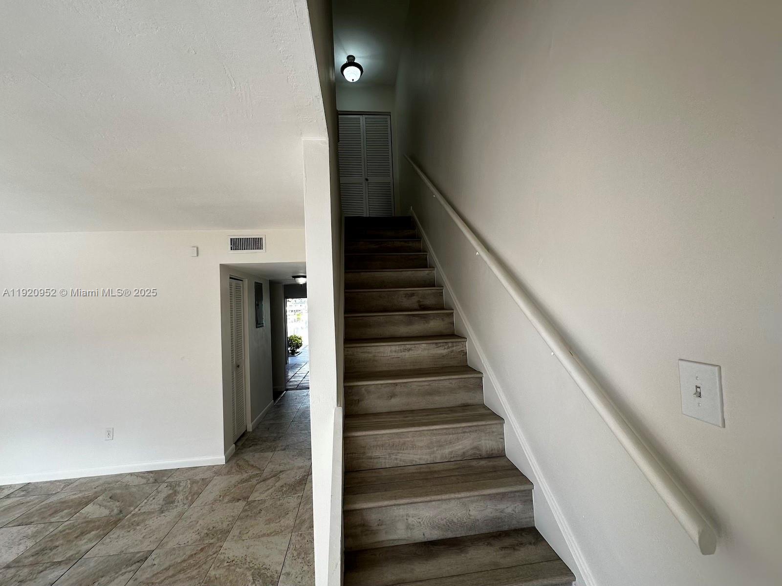 LAKE ROYAL EAST - Residential