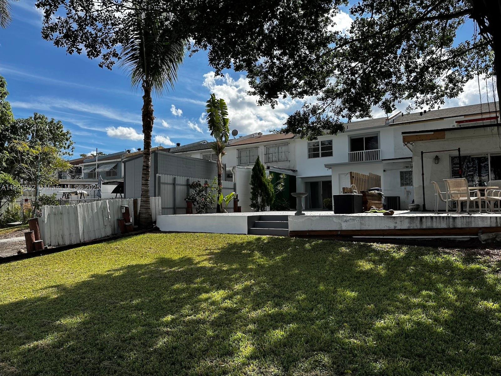 LAKE ROYAL EAST - Residential