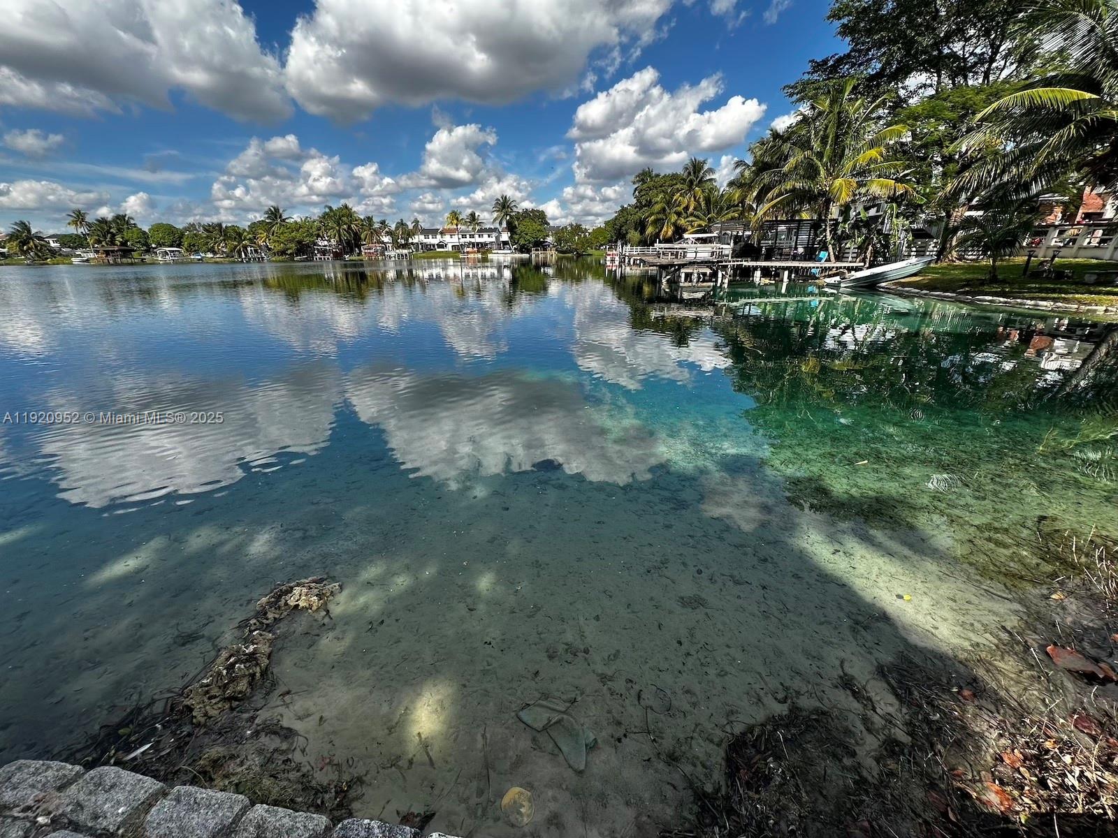 LAKE ROYAL EAST - Residential