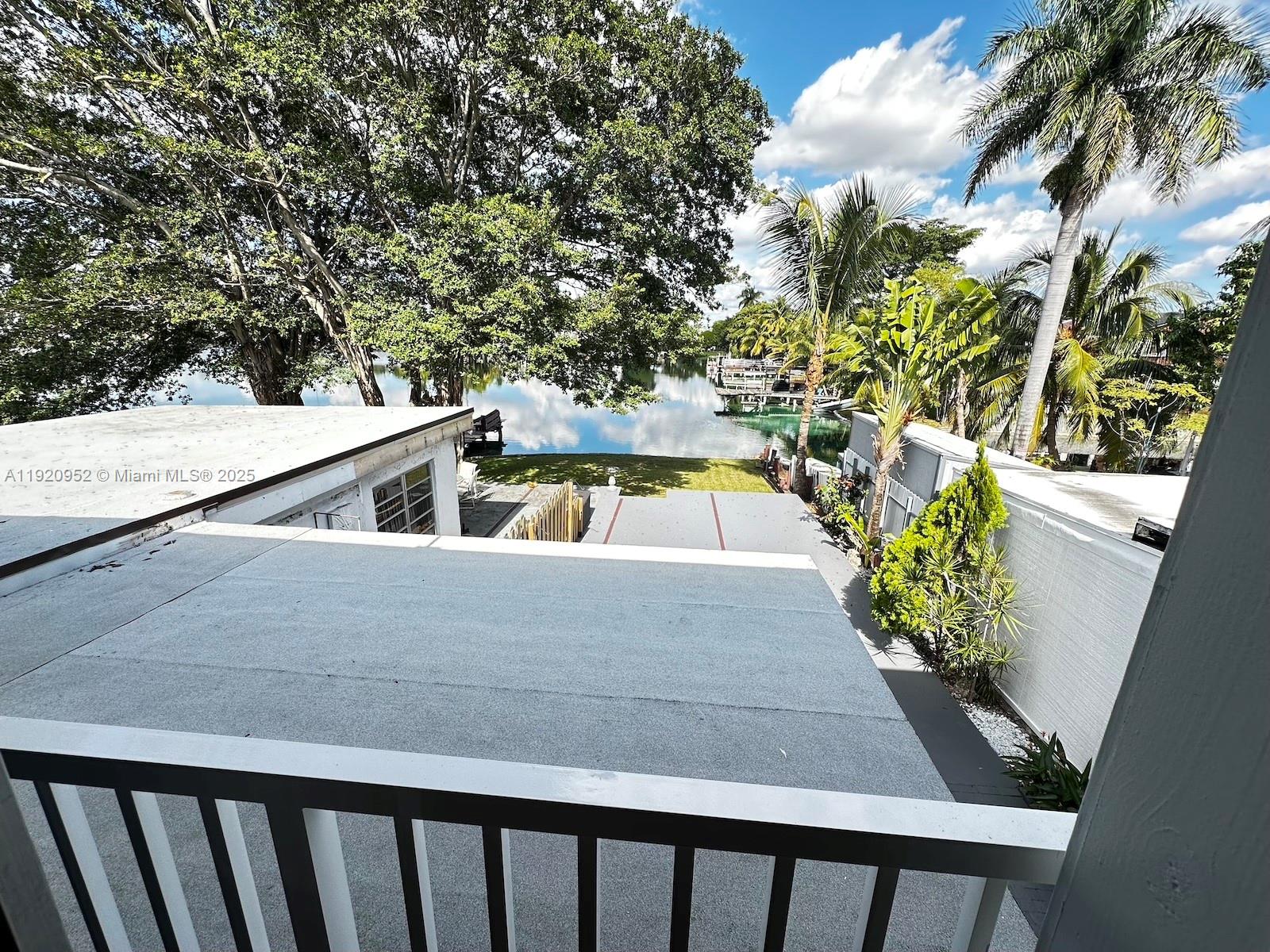 LAKE ROYAL EAST - Residential