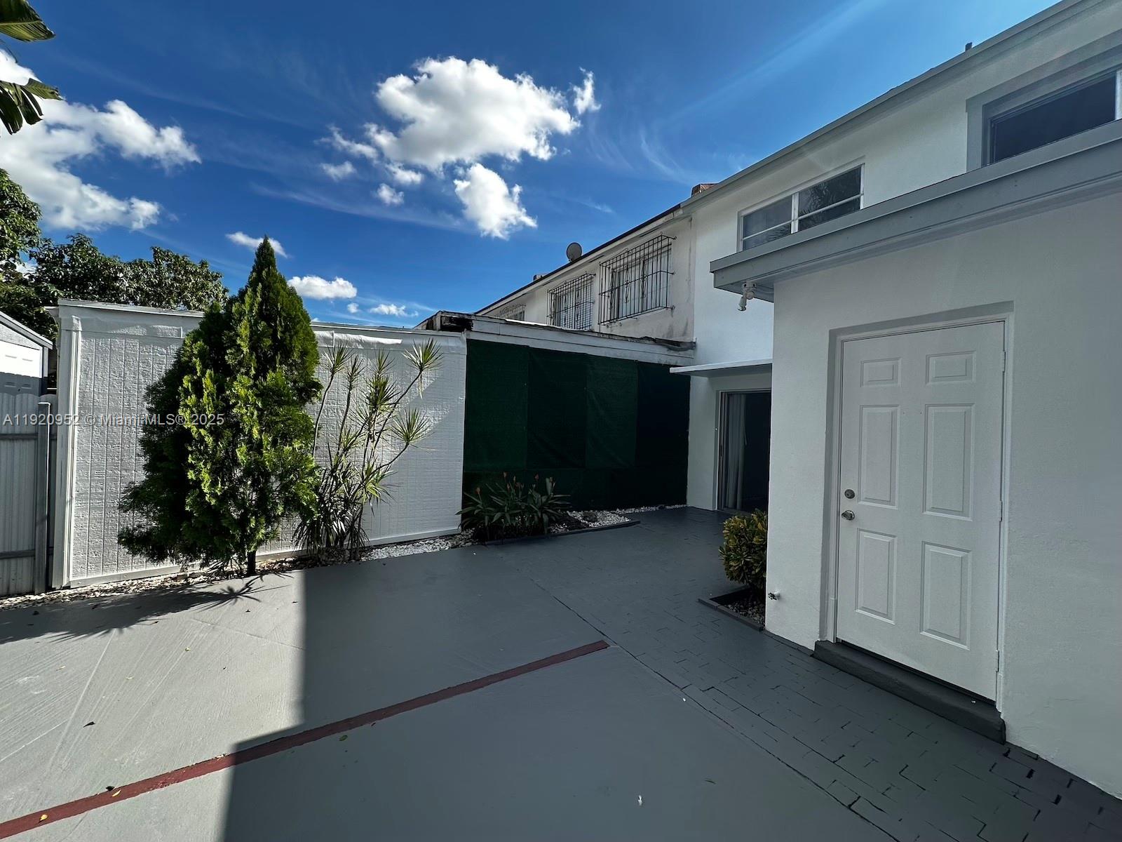 LAKE ROYAL EAST - Residential