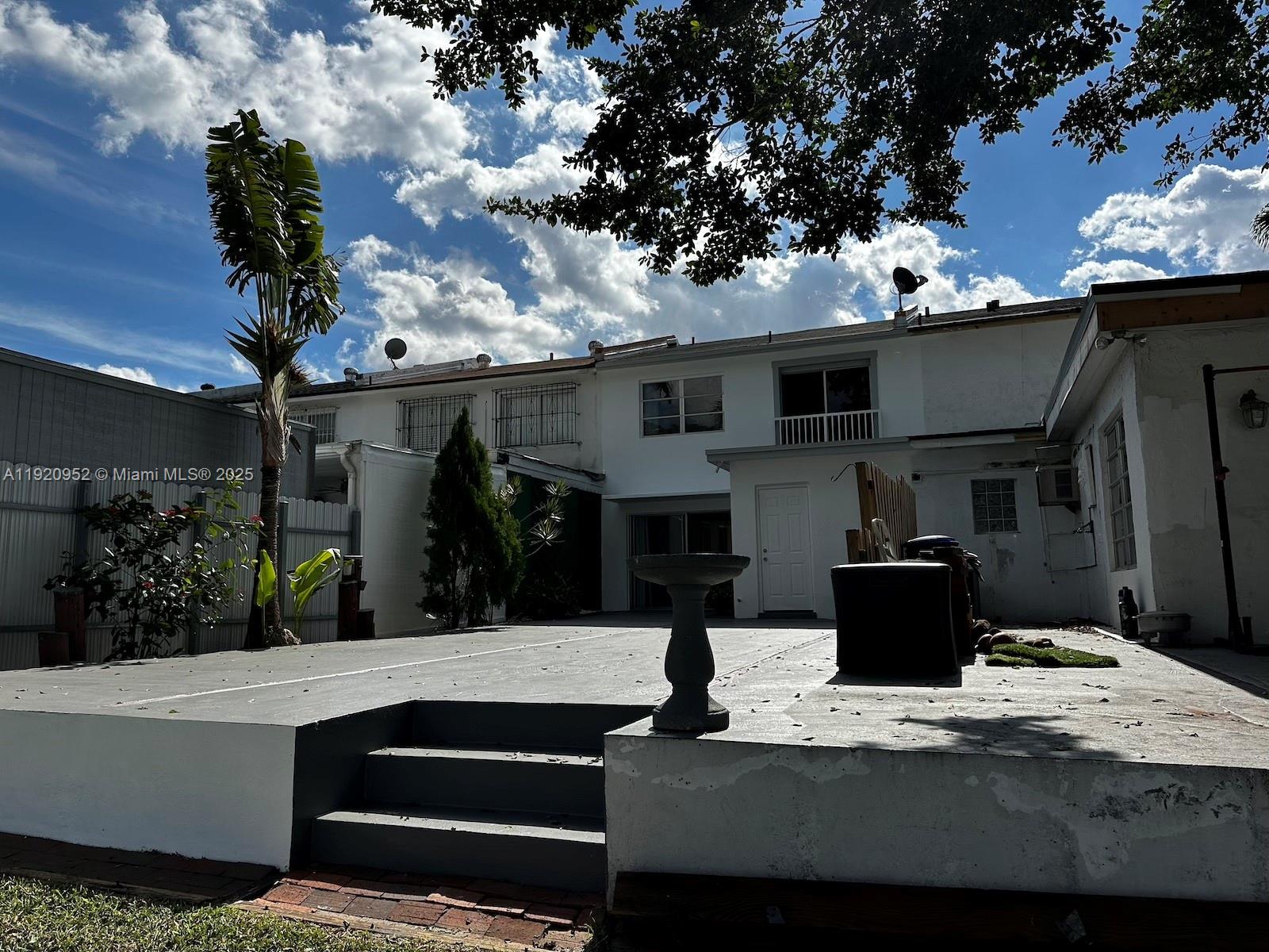 LAKE ROYAL EAST - Residential