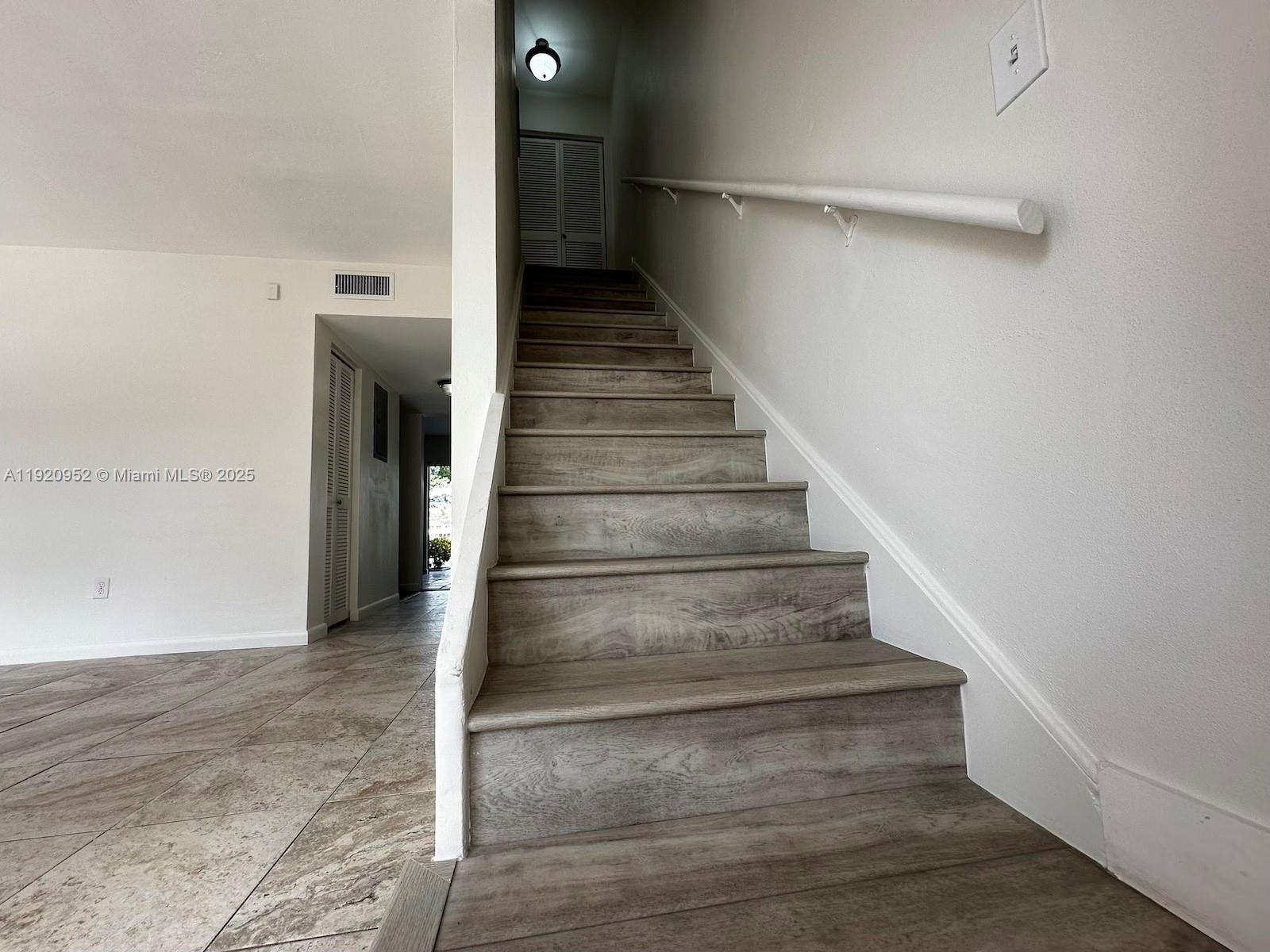 LAKE ROYAL EAST - Residential