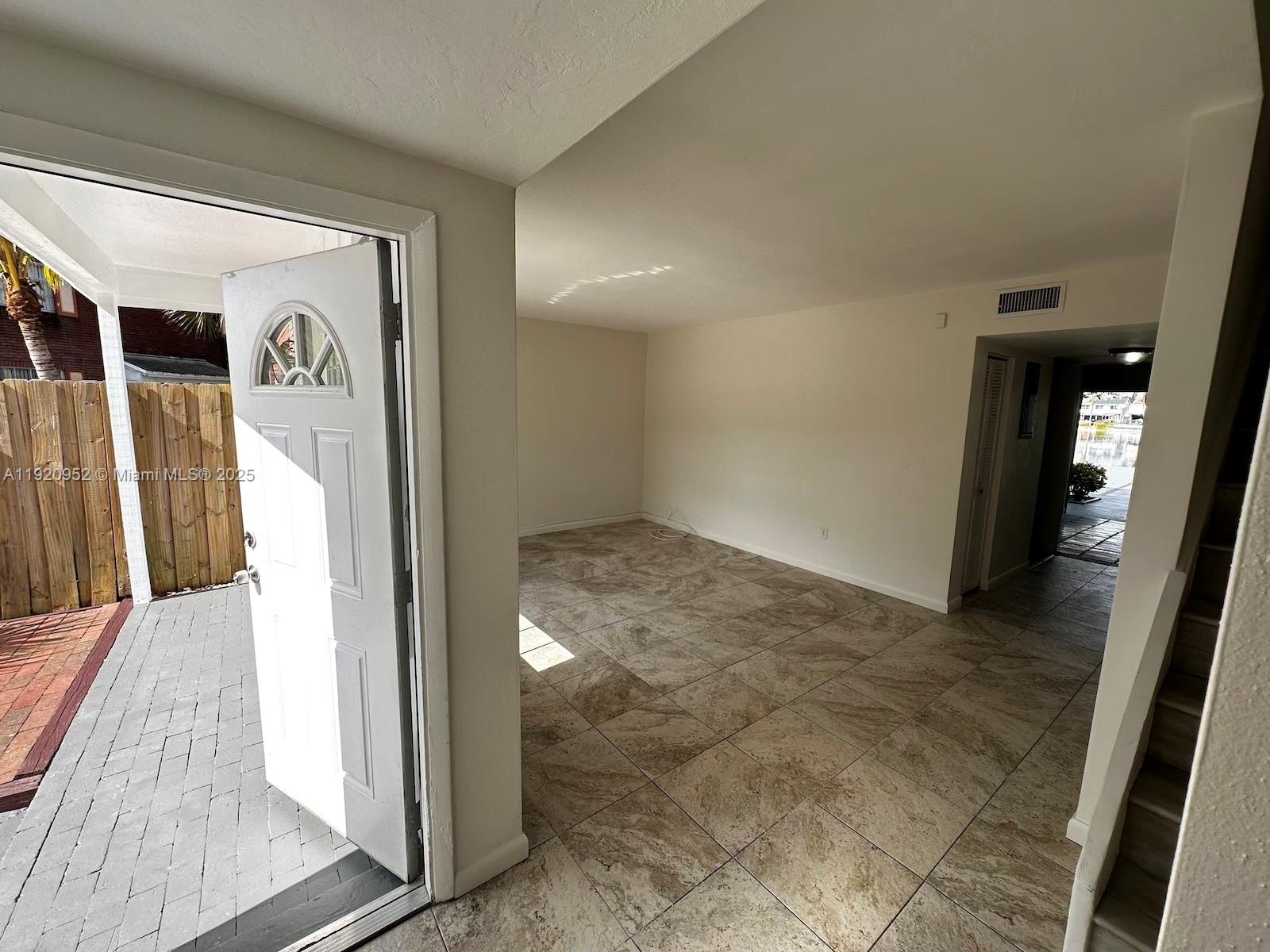 LAKE ROYAL EAST - Residential