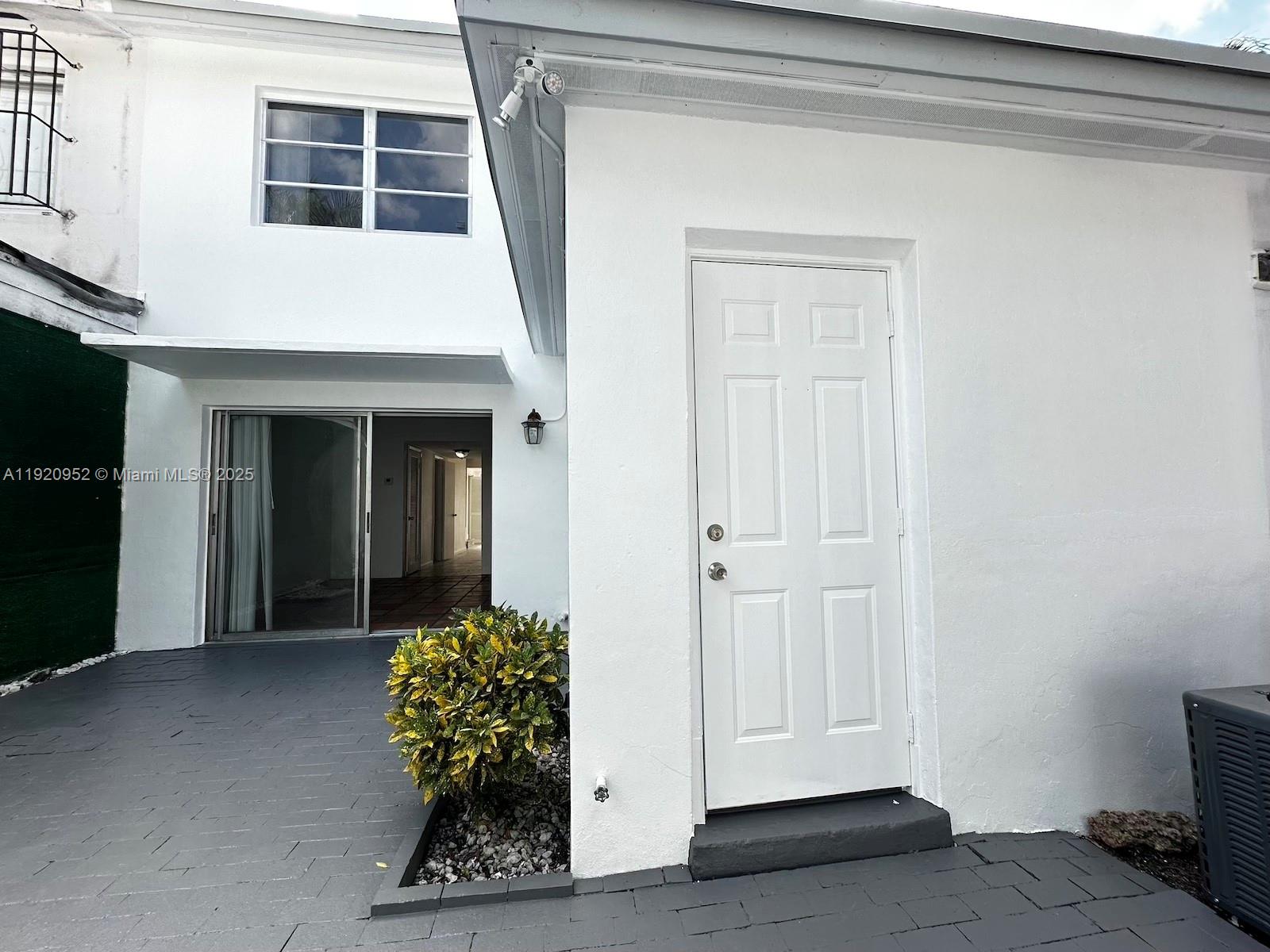 LAKE ROYAL EAST - Residential