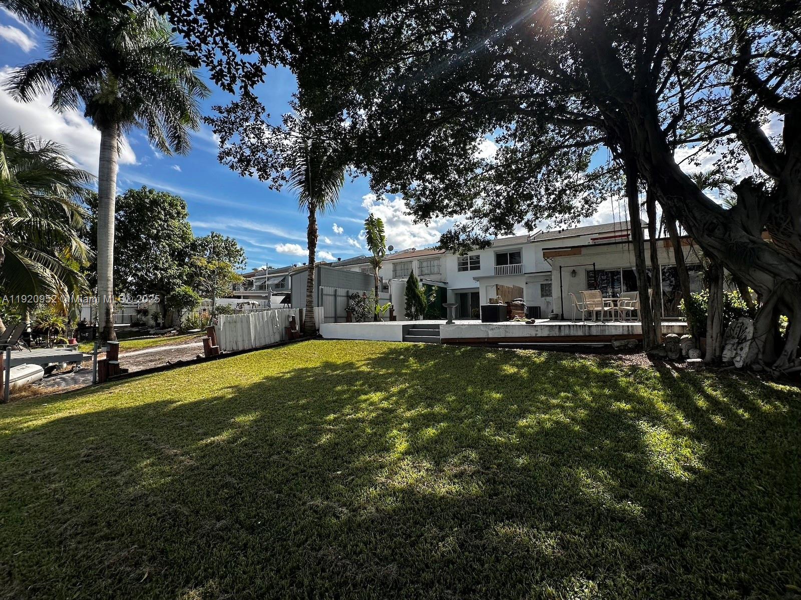 LAKE ROYAL EAST - Residential