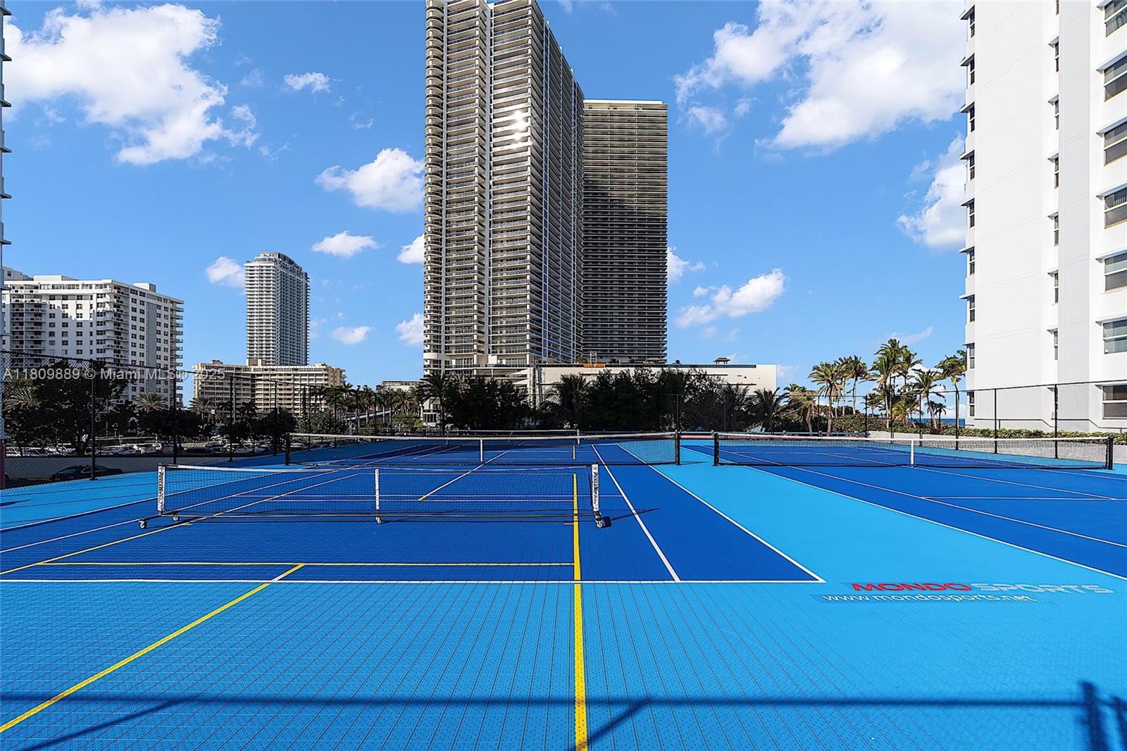 LA MER ESTATES SOUTH COND - Residential