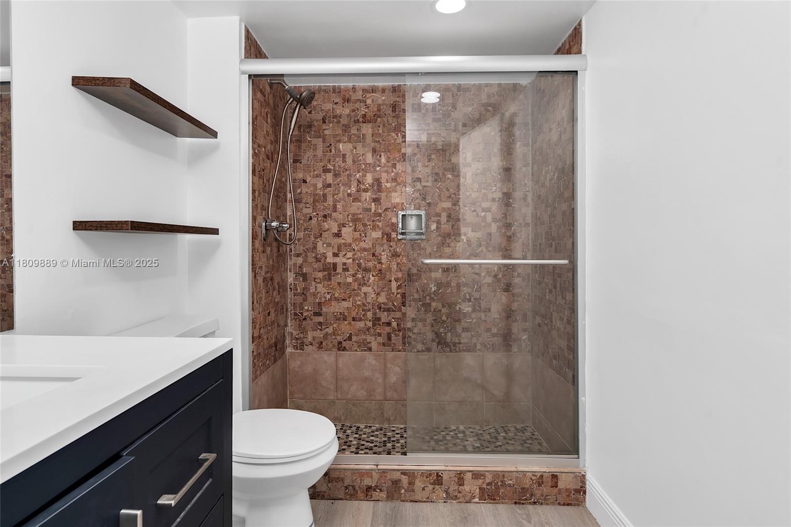 LA MER ESTATES SOUTH COND - Residential