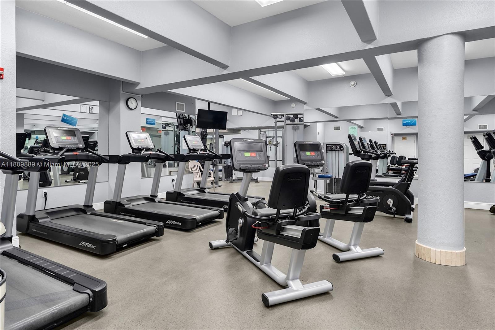 LA MER ESTATES SOUTH COND - Residential