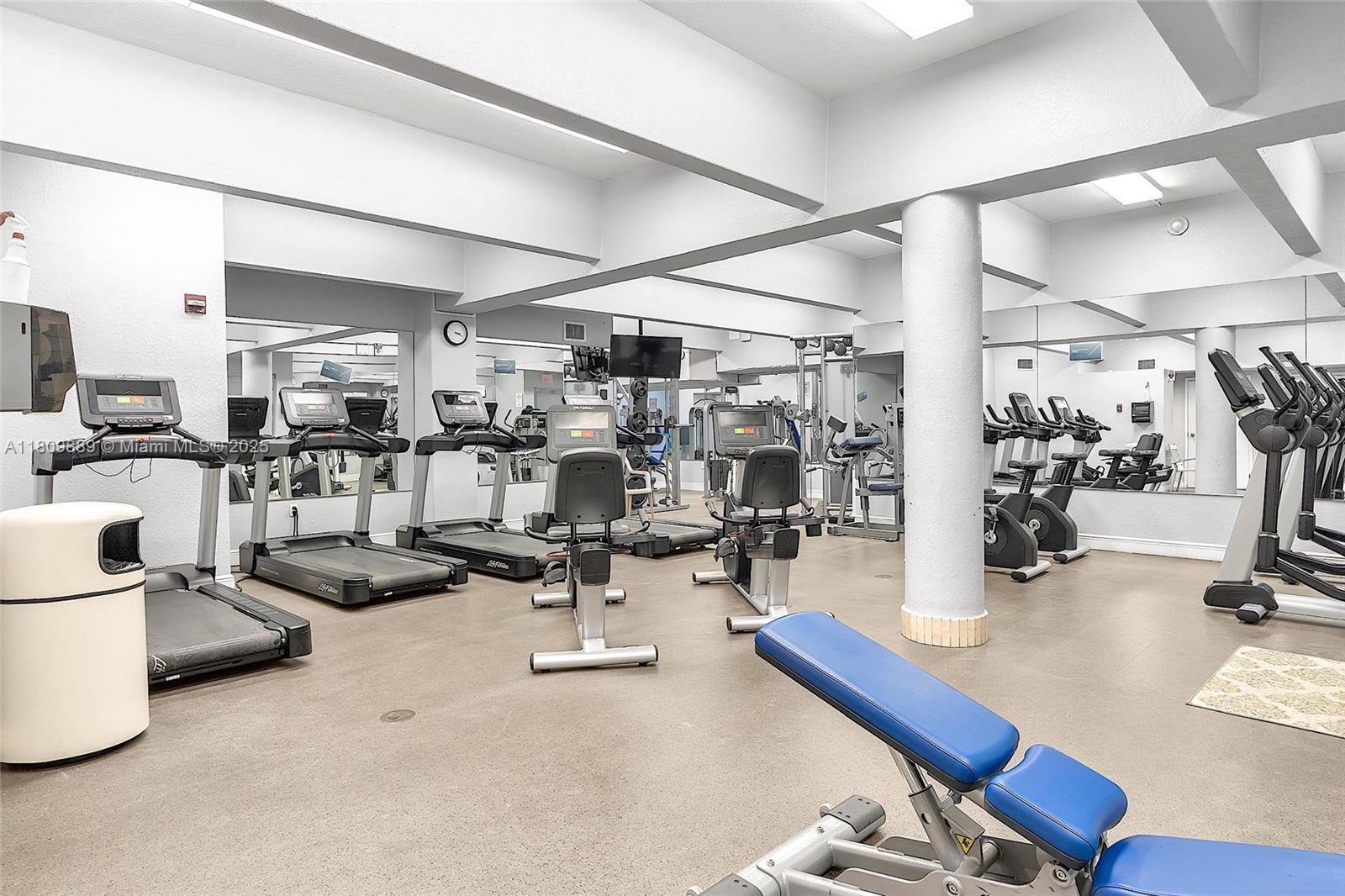 LA MER ESTATES SOUTH COND - Residential