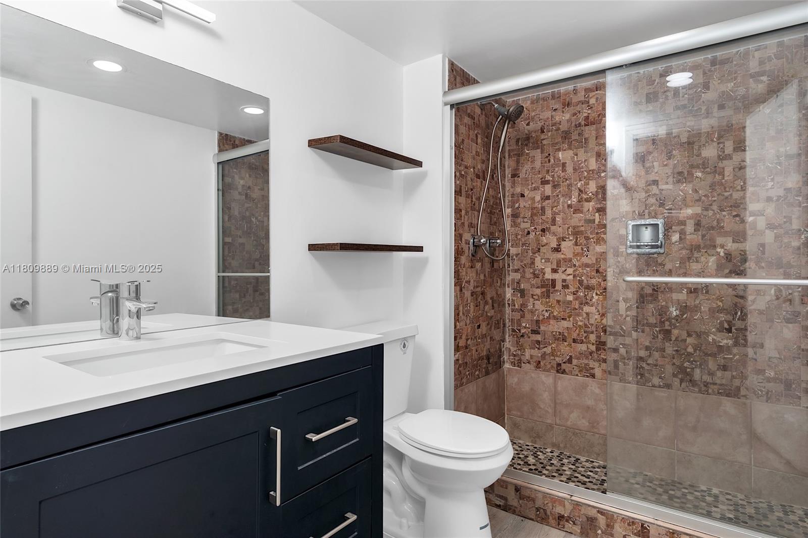 LA MER ESTATES SOUTH COND - Residential