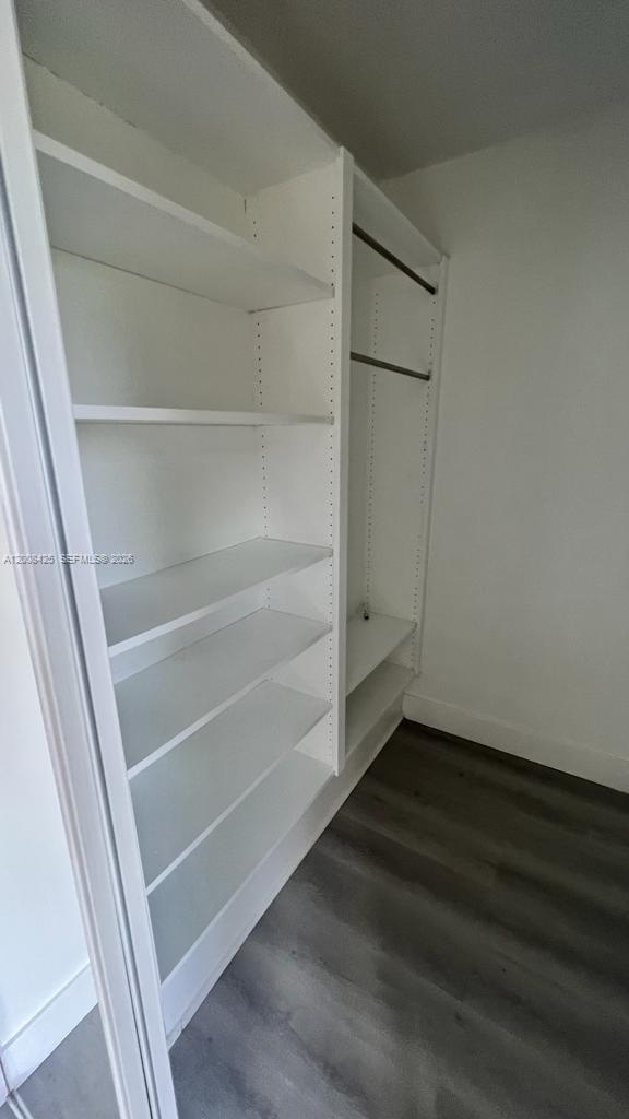 WATERSIDE LUXURY TOWNHOME - Residential