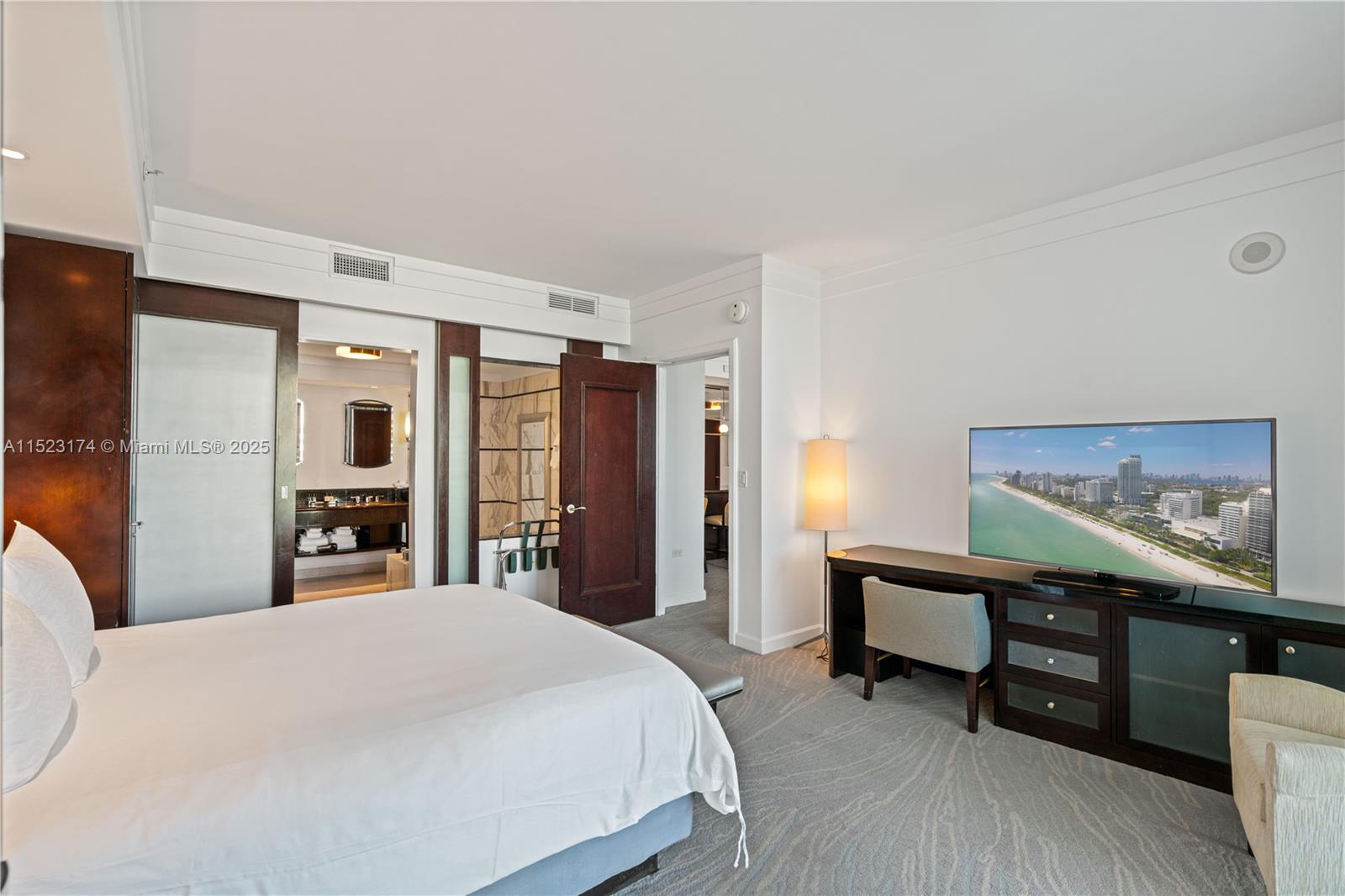 Fontainebleau III - Residential