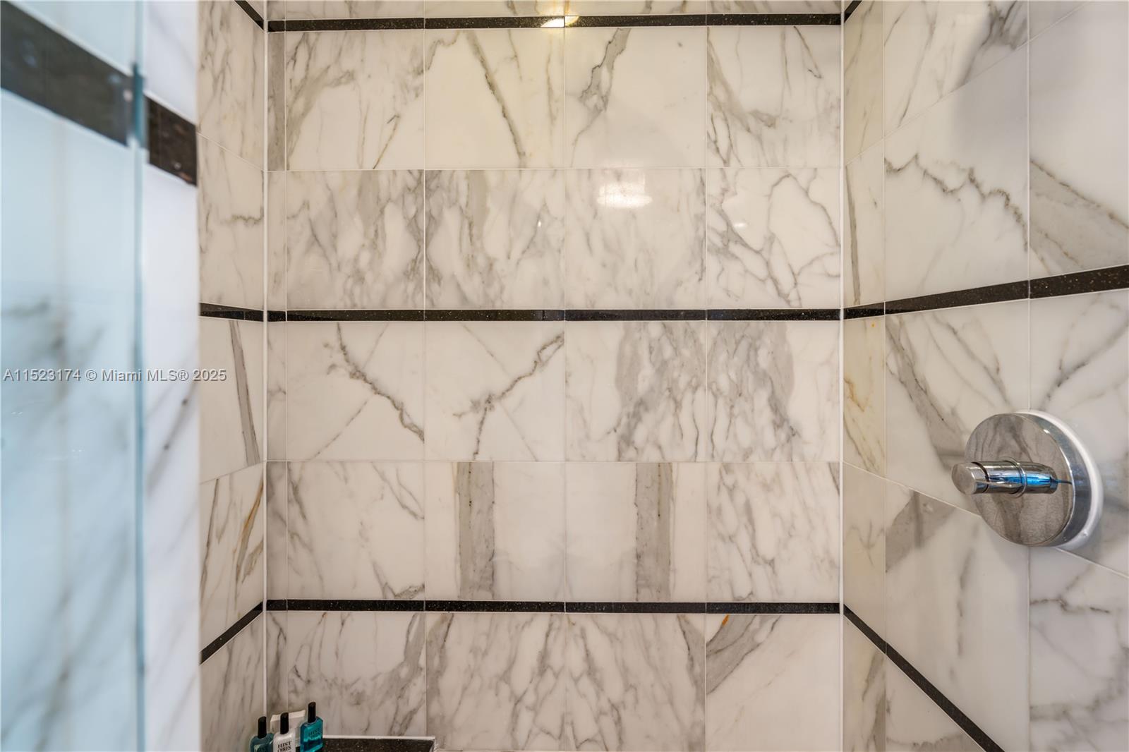 Fontainebleau III - Residential