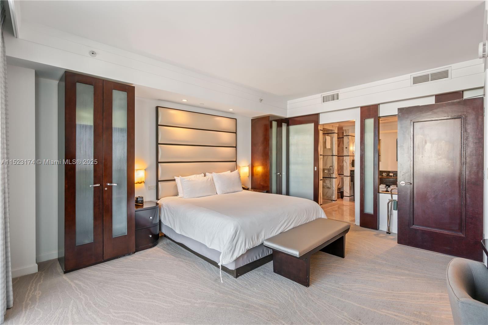 Fontainebleau III - Residential