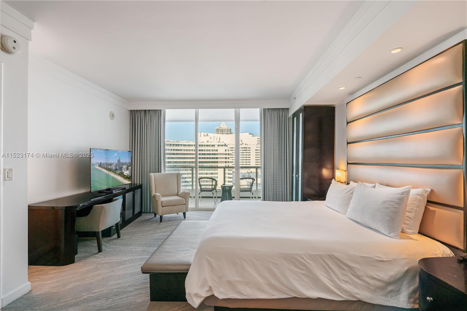 Fontainebleau III - Residential