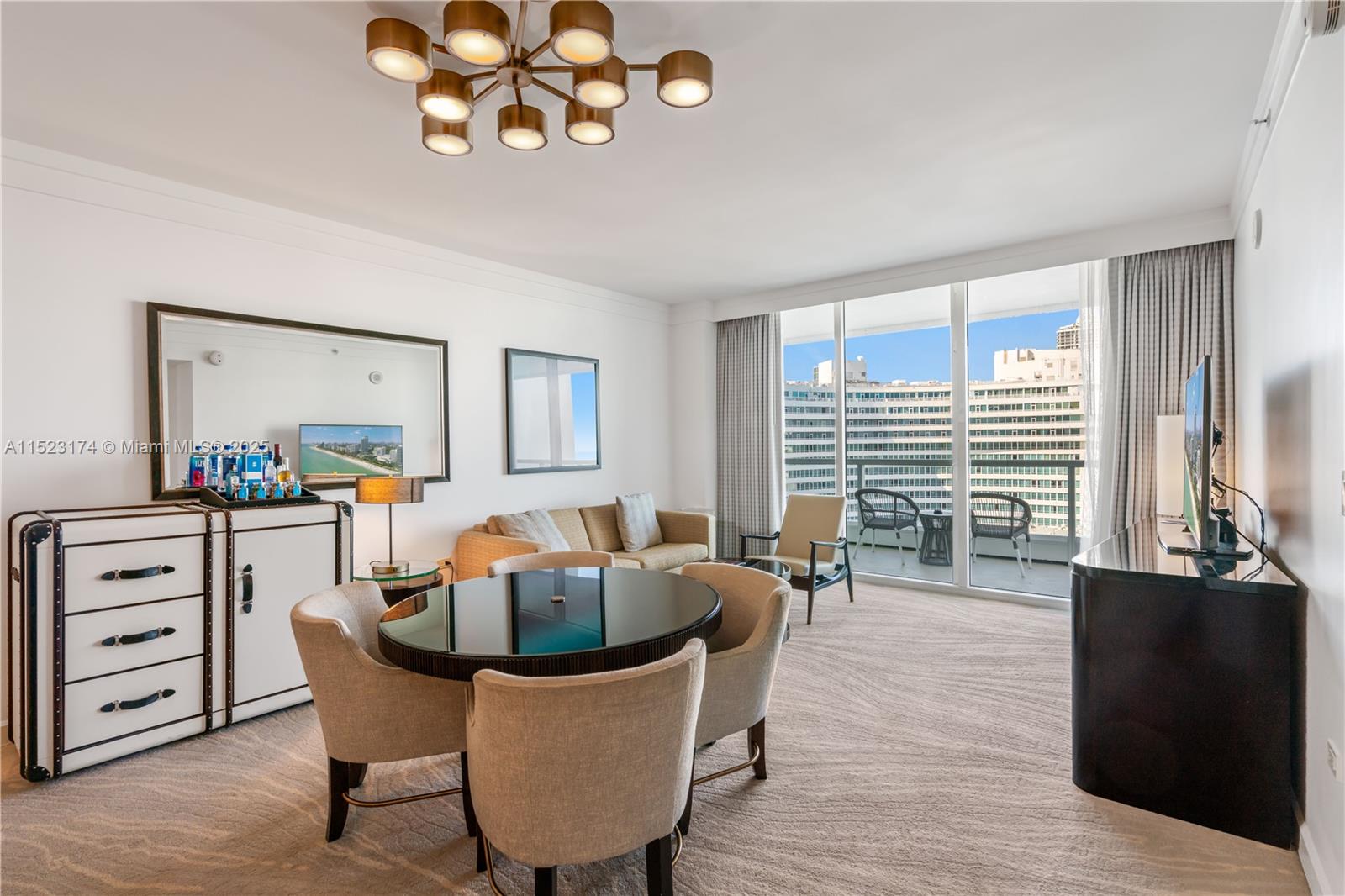 Fontainebleau III - Residential