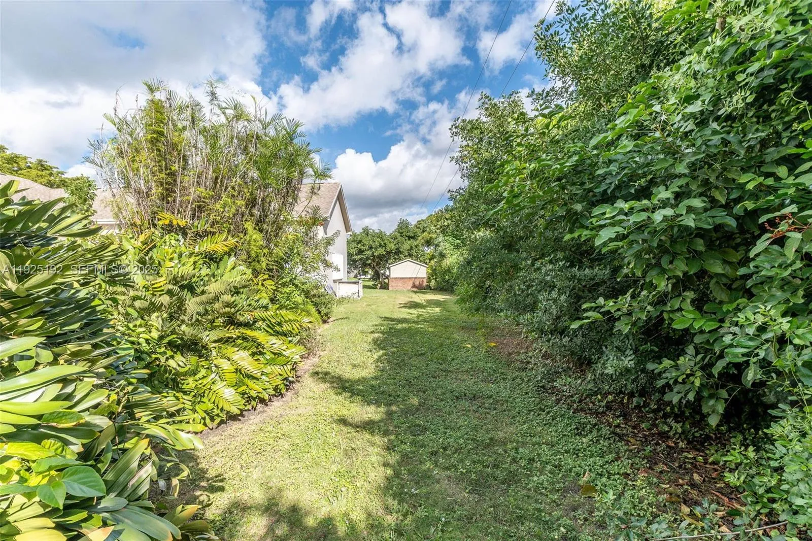 Palmetto Bay, Florida 33158, United States, 4 Bedrooms Bedrooms, ,3 BathroomsBathrooms,Residential,Pending,251179