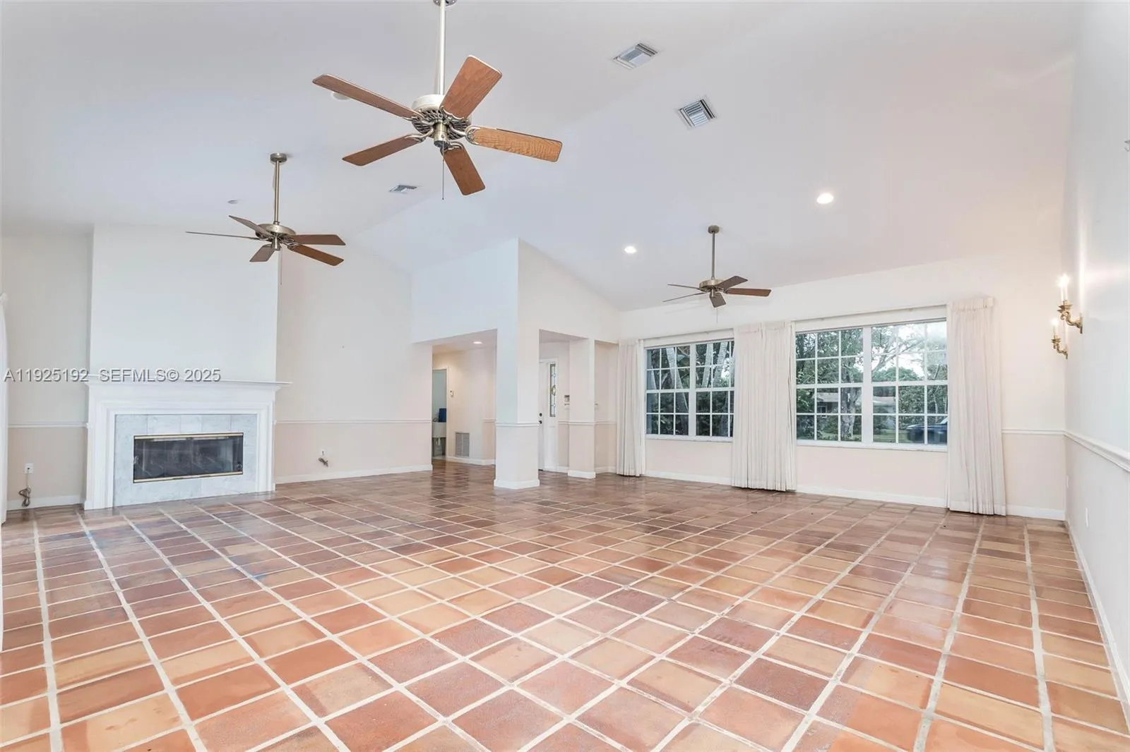 Palmetto Bay, Florida 33158, United States, 4 Bedrooms Bedrooms, ,3 BathroomsBathrooms,Residential,Pending,251179