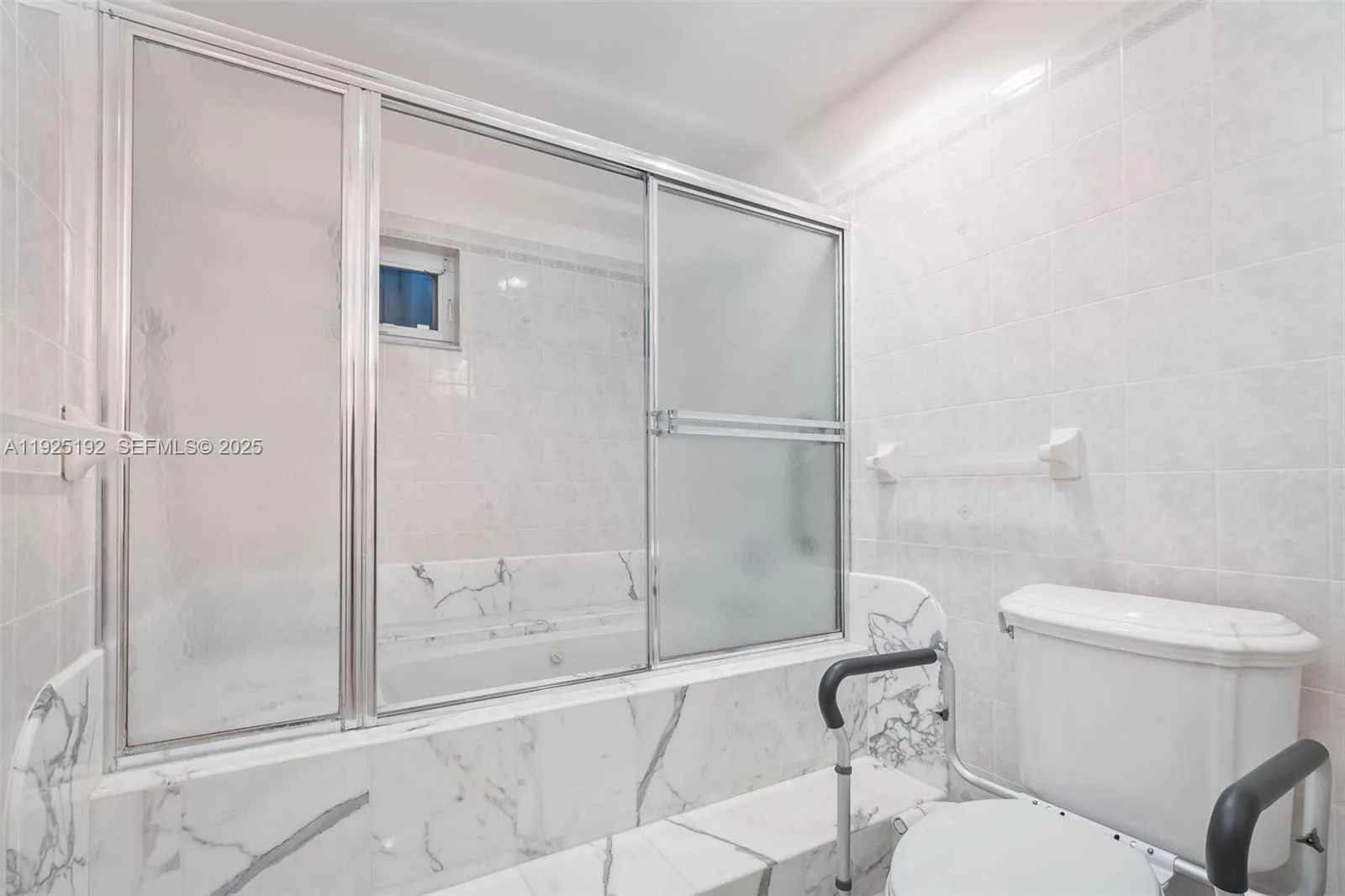 Palmetto Bay, Florida 33158, United States, 4 Bedrooms Bedrooms, ,3 BathroomsBathrooms,Residential,Pending,251179