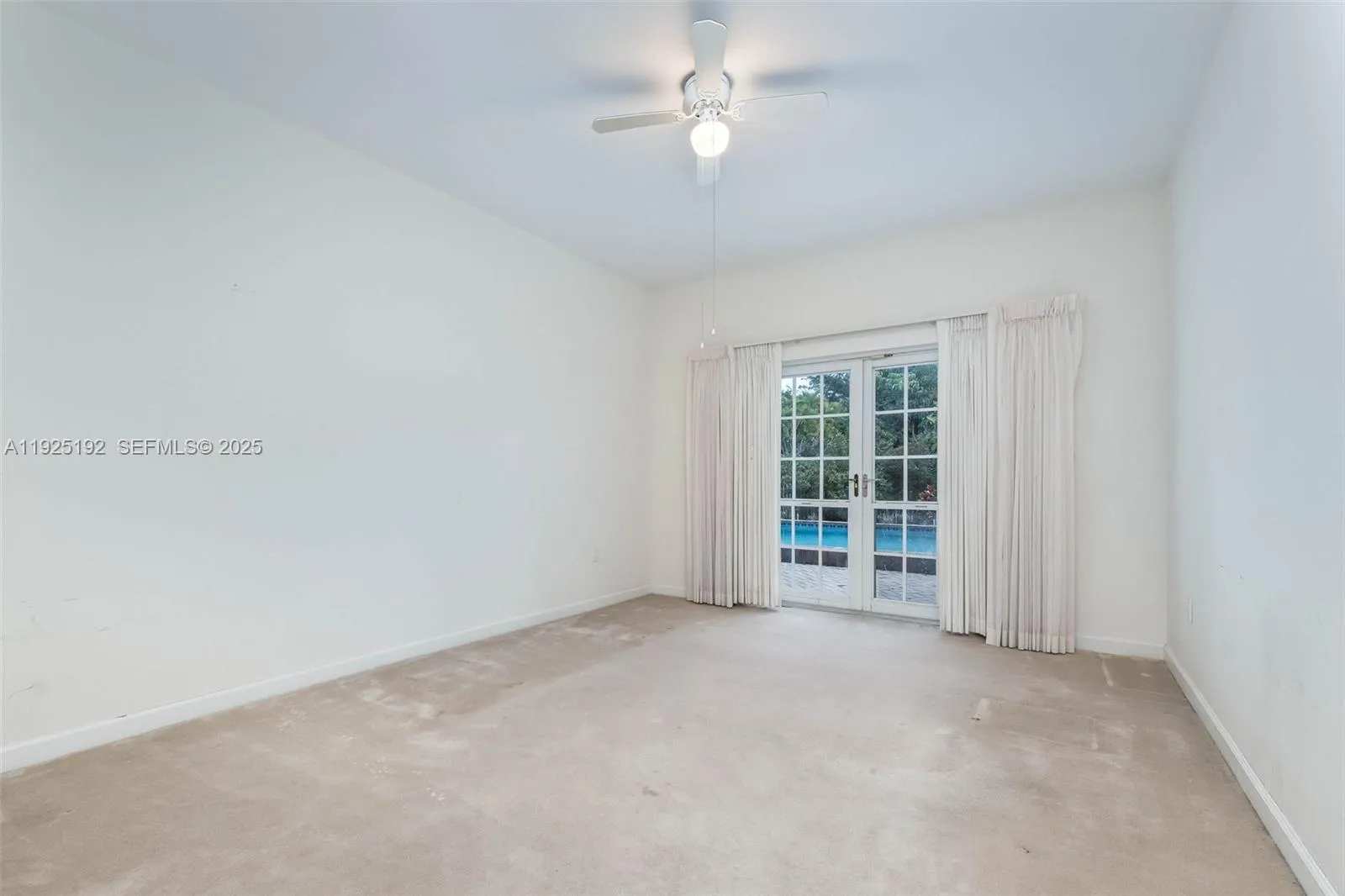 Palmetto Bay, Florida 33158, United States, 4 Bedrooms Bedrooms, ,3 BathroomsBathrooms,Residential,Pending,251179