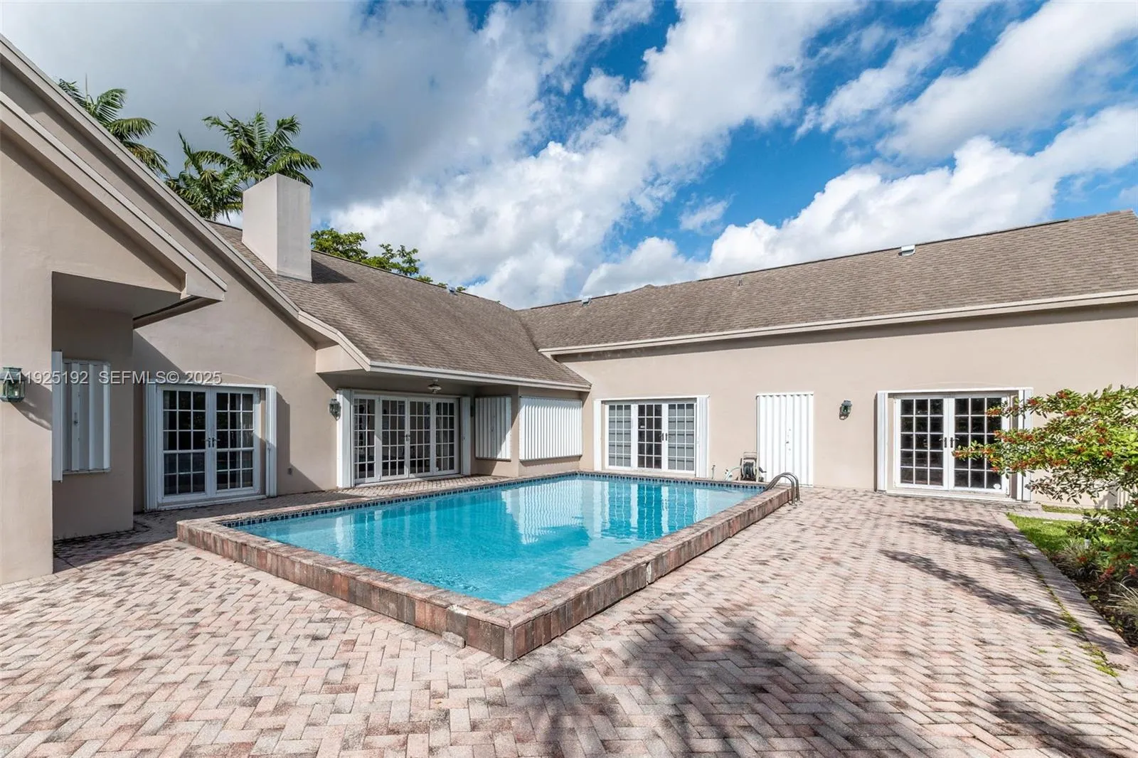 Palmetto Bay, Florida 33158, United States, 4 Bedrooms Bedrooms, ,3 BathroomsBathrooms,Residential,Pending,251179