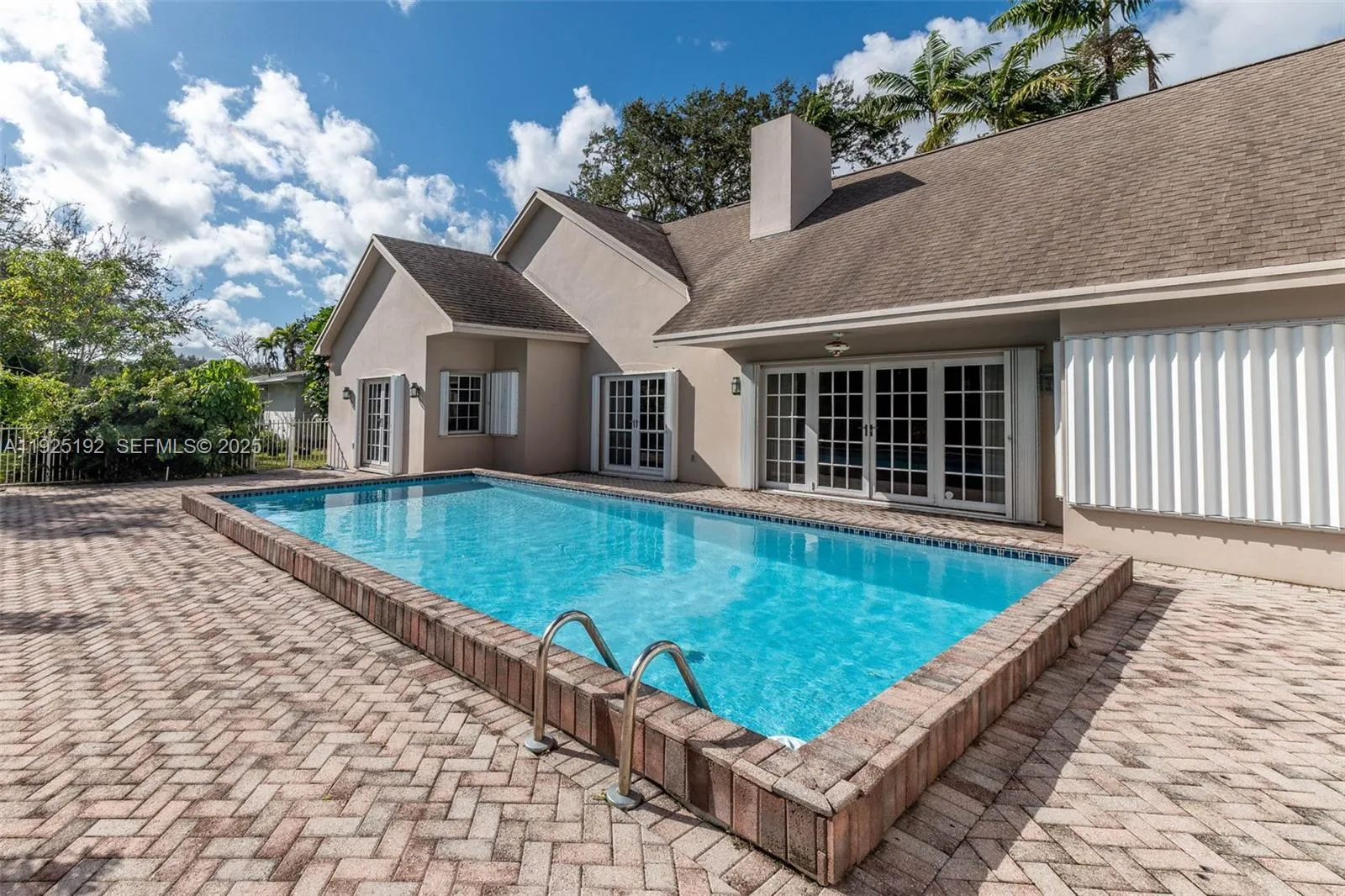 Palmetto Bay, Florida 33158, United States, 4 Bedrooms Bedrooms, ,3 BathroomsBathrooms,Residential,Pending,251179